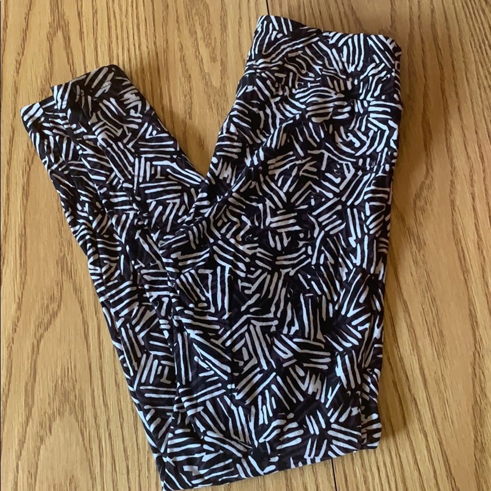 Black and White Patterned LuLaRoe Leggings